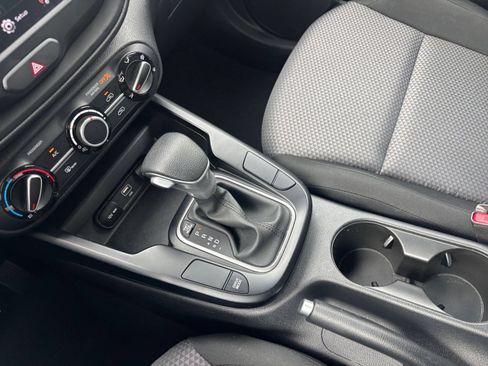 Used 2025 Kia Soul LX w/ LX Technology Package FWD image 39