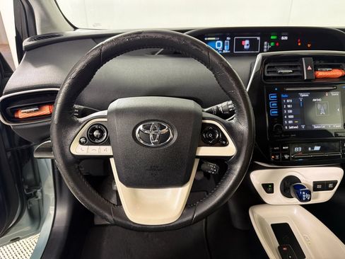 Used 2016 Toyota Prius Four FWD image 13