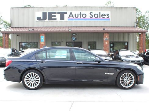 Used 2012 BMW 750Li xDrive image 8