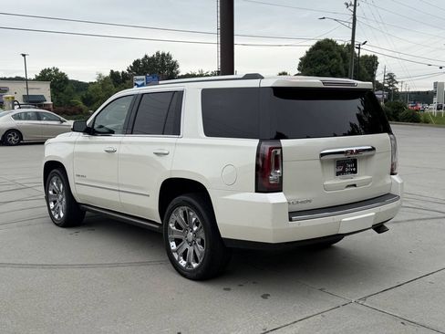 Used 2015 GMC Yukon Denali w/ Premium Package AWD/4WD image 19
