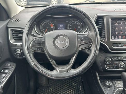 Used 2019 Jeep Cherokee Trailhawk w/ Cold Weather Group AWD/4WD image 14