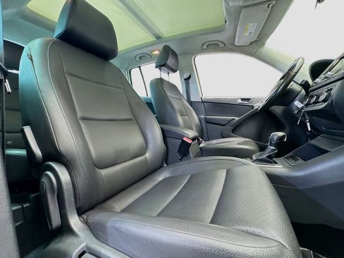 Used 2012 Volkswagen Tiguan SE image 14