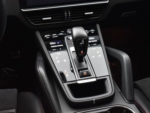 Used 2023 Porsche Cayenne GTS image 22