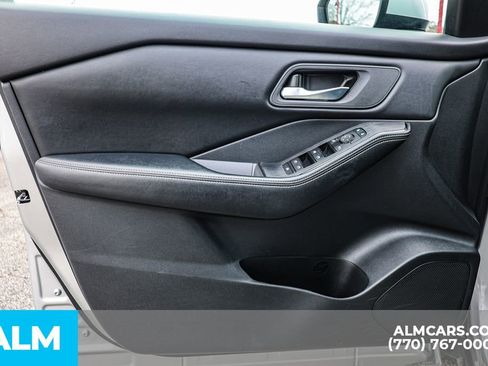 Used 2024 Nissan Rogue SV FWD image 49