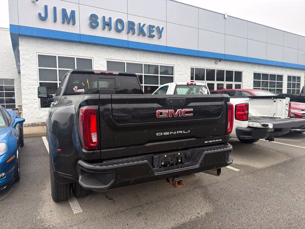 Used 2022 GMC Sierra 3500 Denali AWD/4WD image 8