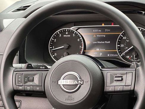 Used 2022 Nissan Pathfinder S AWD/4WD image 19