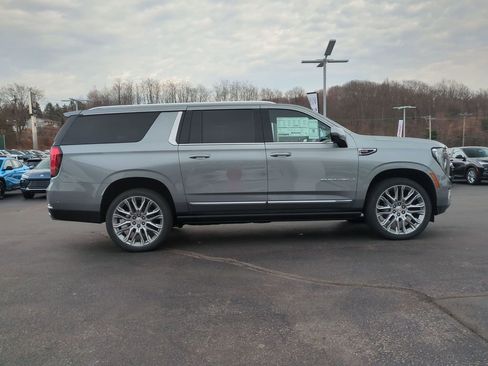 New 2026 GMC Yukon XL Denali w/ Denali Reserve Package image 4