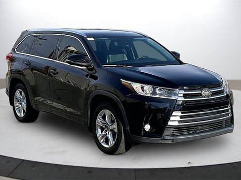 Used 2018 Toyota Highlander Limited image 2
