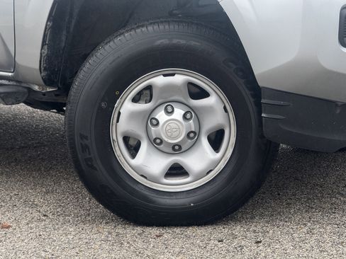 Used 2023 Toyota Tacoma SR image 3