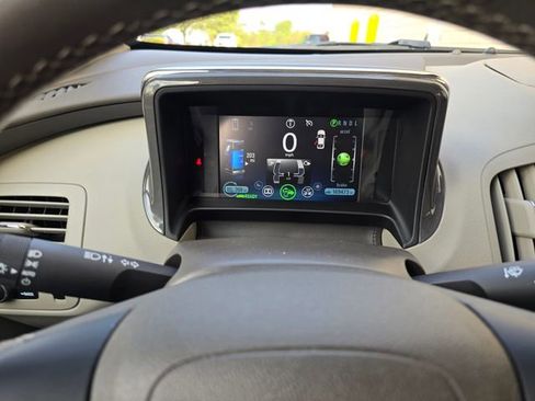 Used 2014 Chevrolet Volt Premium w/ Premium Trim Package image 28
