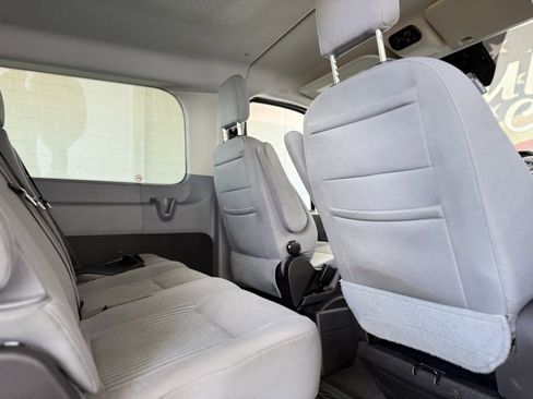 Used 2019 Ford Transit 350 XLT image 41