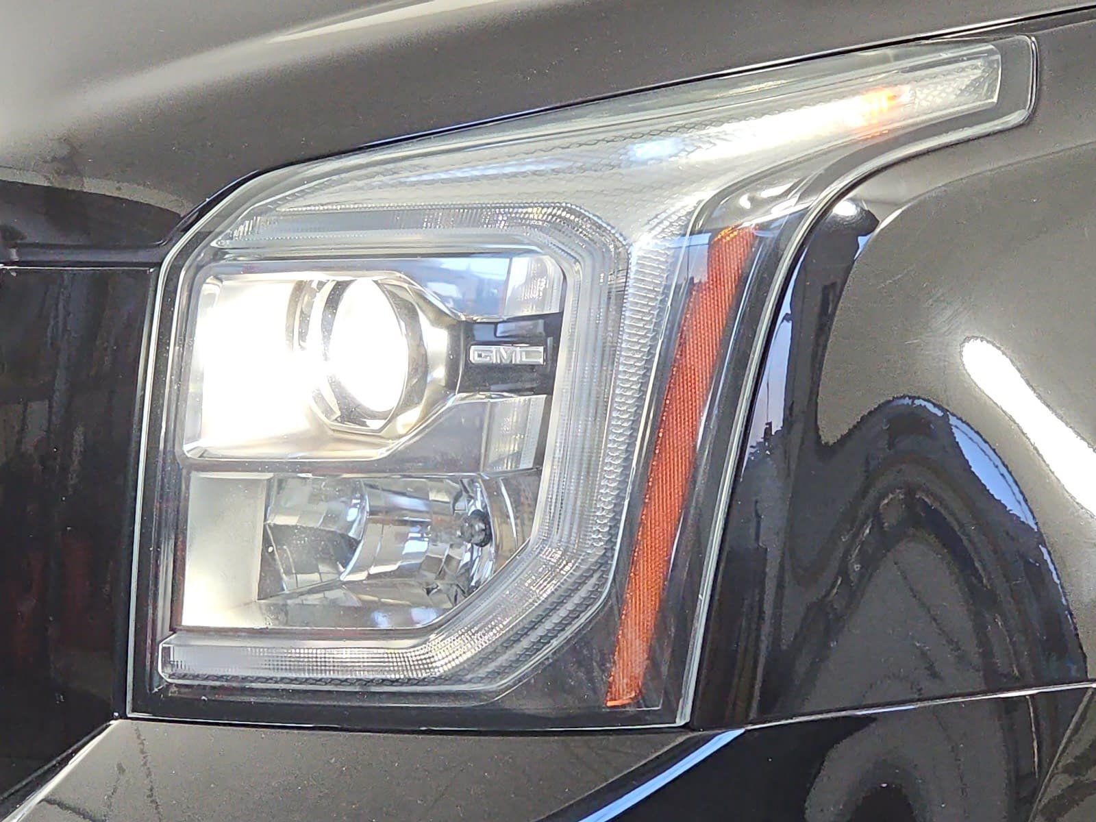 Used 2016 GMC Yukon Denali w/ Open Road Package AWD/4WD image 28