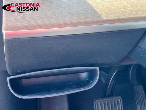 Used 2020 Tesla Model Y Long Range image 13