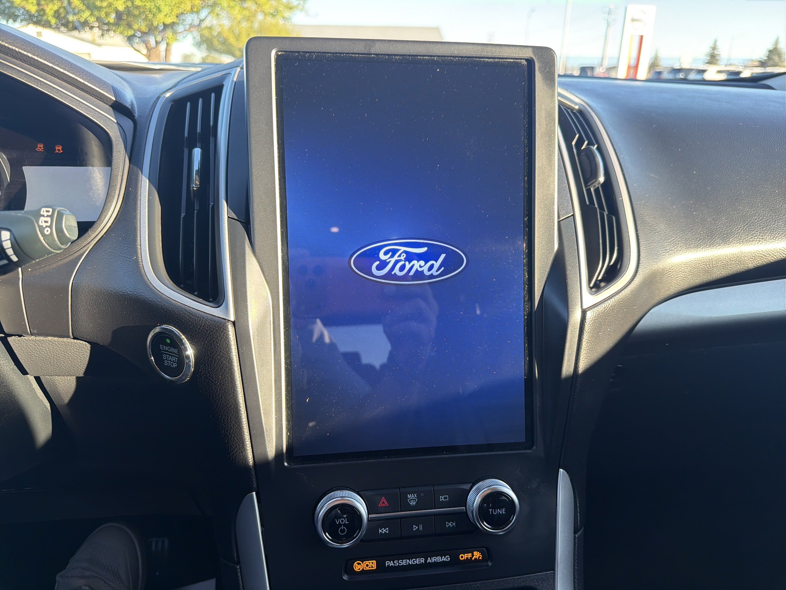 Used 2024 Ford Edge SEL AWD/4WD image 11