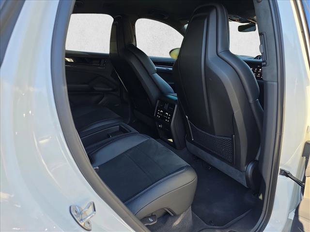 Used 2025 Porsche Cayenne Turbo GT AWD/4WD image 11
