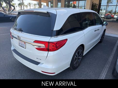 Used 2019 Honda Odyssey Elite image 3