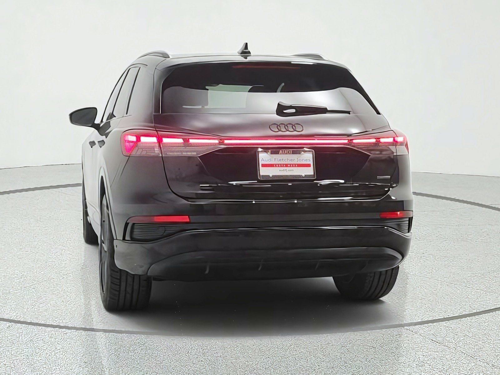 Used 2024 Audi Q4 e-tron Premium Plus w/ Premium Plus AWD/4WD image 6
