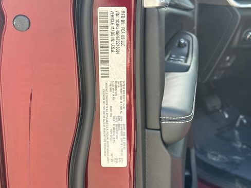 New 2026 Jeep Grand Cherokee Limited AWD/4WD image 33