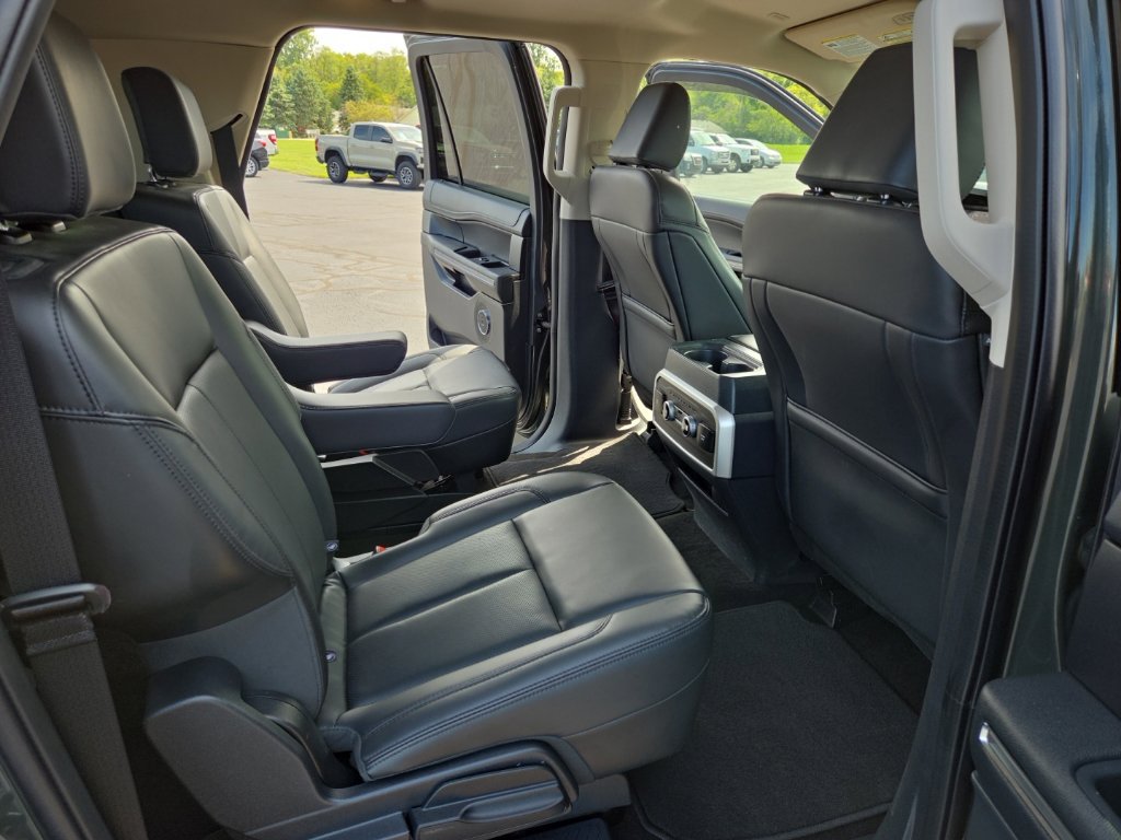Used 2022 Ford Expedition Max XLT AWD/4WD image 13