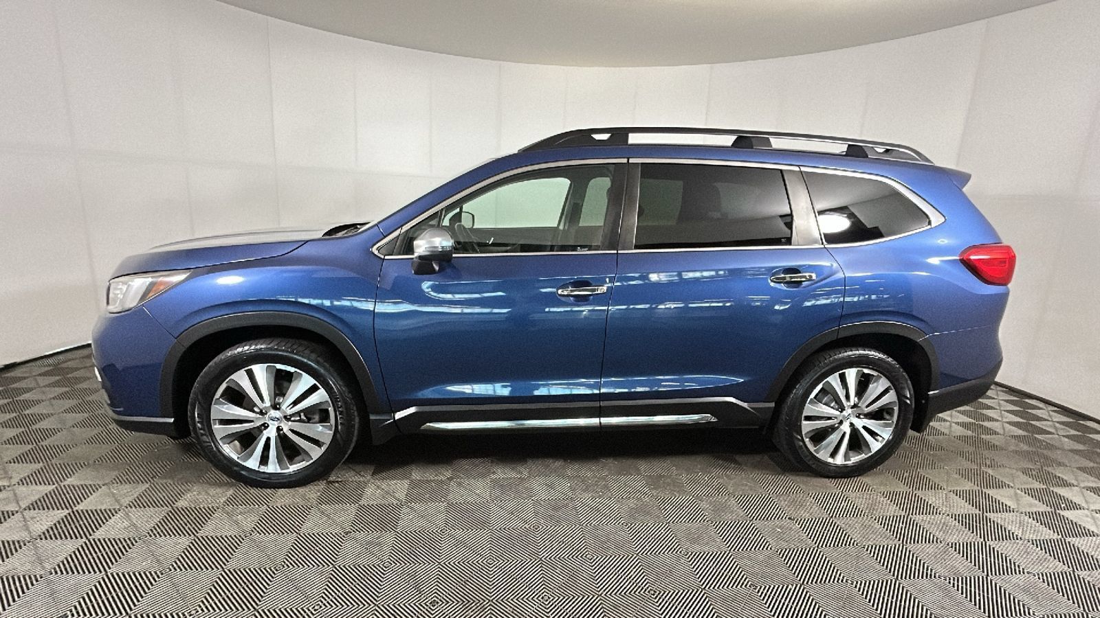 Used 2019 Subaru Ascent Touring w/ Popular Package #2 AWD/4WD image 6