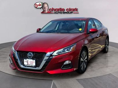 Used 2022 Nissan Altima 2.5 SV w/ SV Premium Package