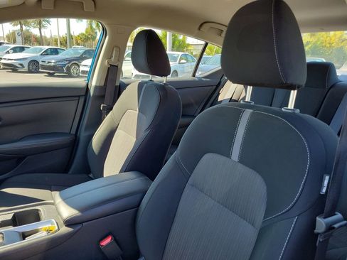 Used 2025 Nissan Sentra SV FWD image 18