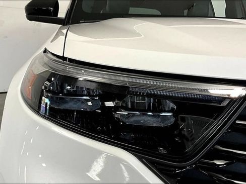 Used 2023 Ford Explorer ST-Line AWD/4WD image 31