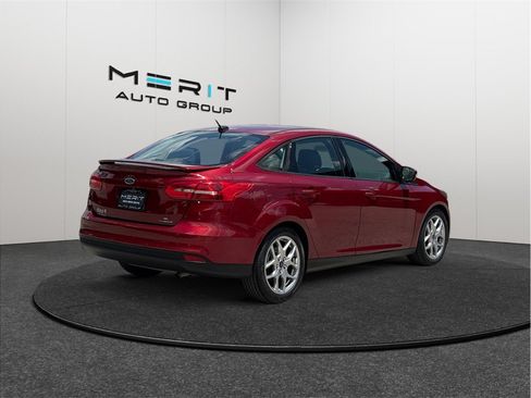Used 2015 Ford Focus SE w/ Equipment Group 201A FWD image 9