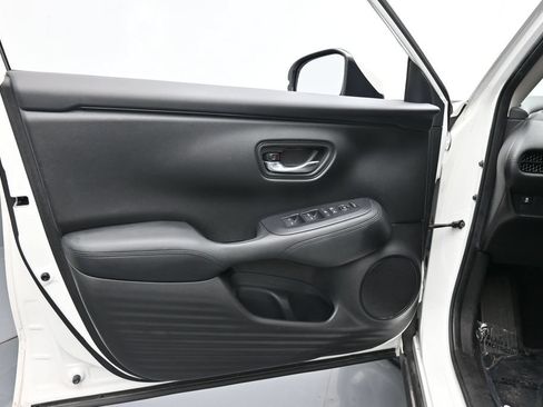 Certified 2024 Honda HR-V LX image 18