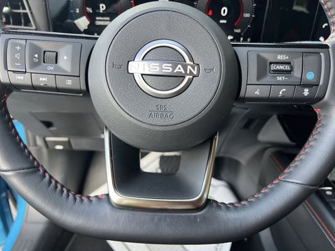 Certified 2025 Nissan Kicks SR FWD image 9