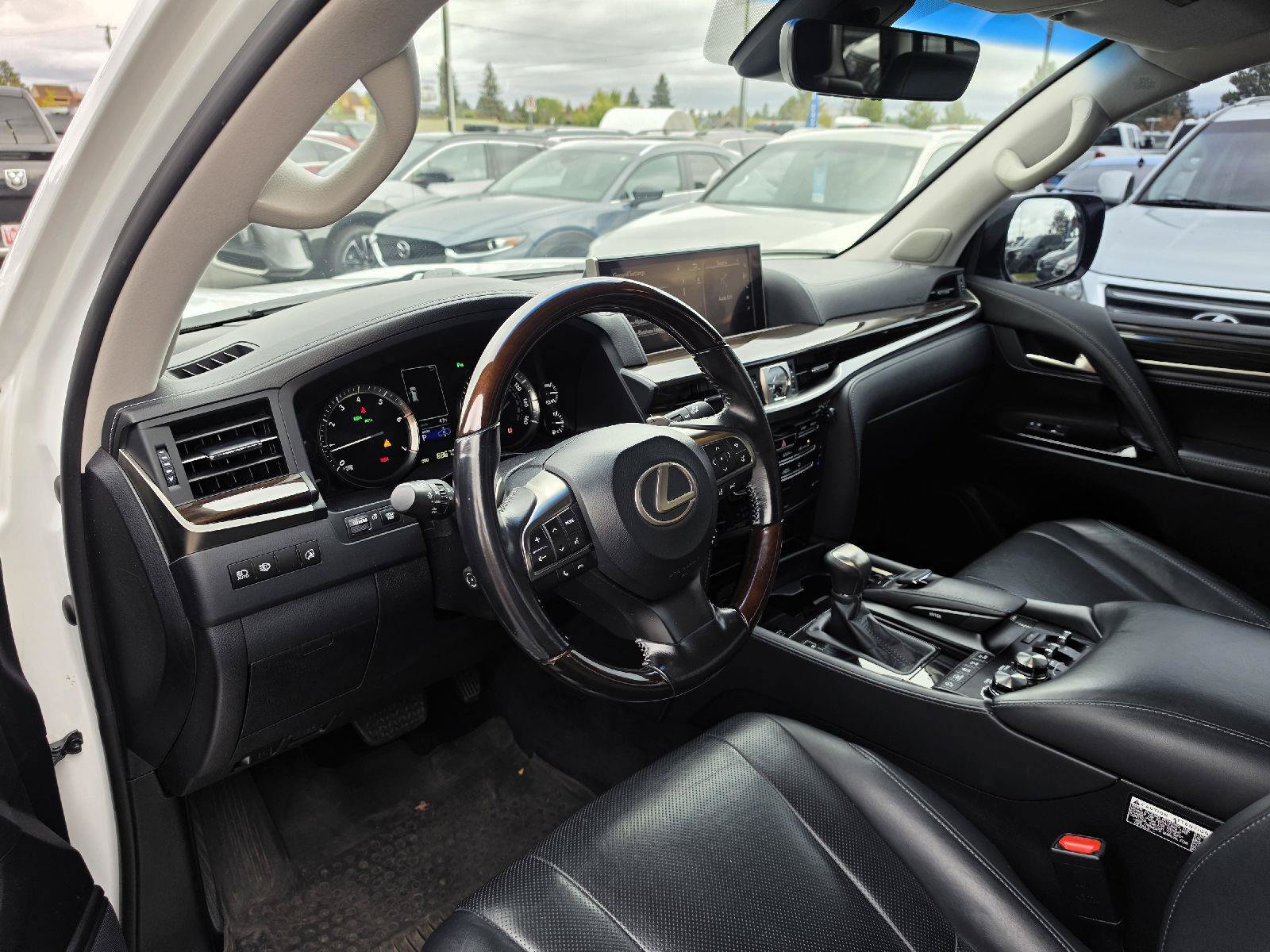 Used 2018 Lexus LX 570 4WD image 5