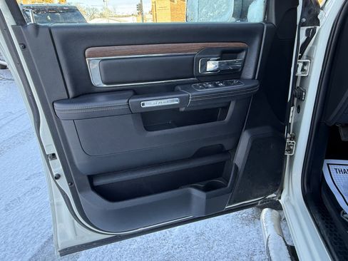 Used 2017 RAM 1500 Laramie w/ Convenience Group image 9