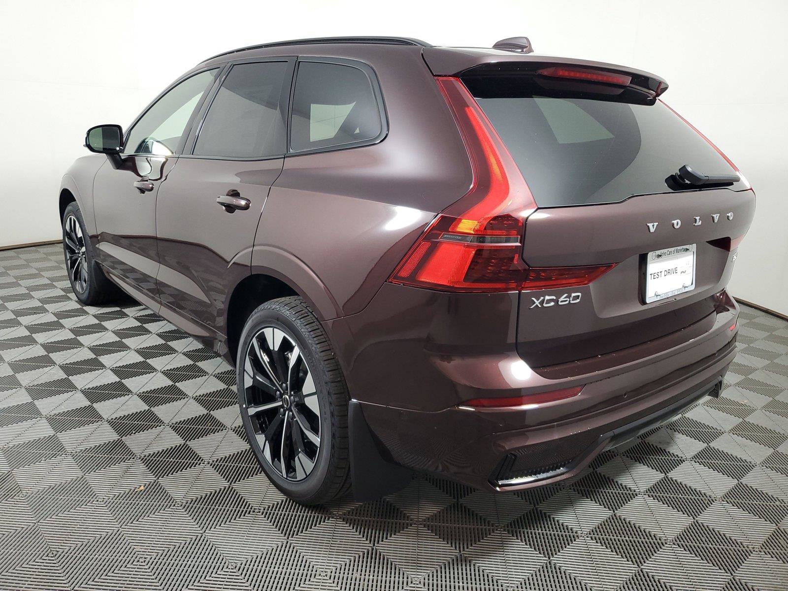 Used 2026 Volvo XC60 B5 Plus w/ Climate Package AWD/4WD image 4