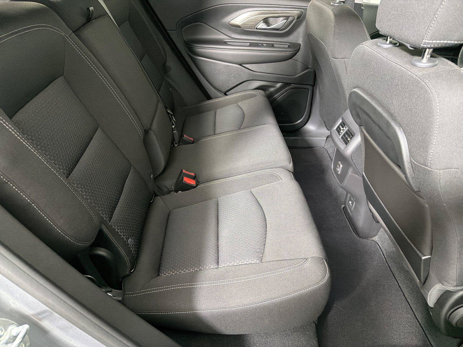 Used 2024 GMC Terrain SLE w/ Driver Convenience Package FWD image 20