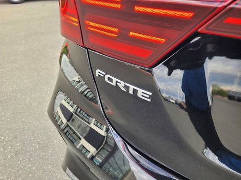 Used 2023 Kia Forte GT-Line FWD image 6