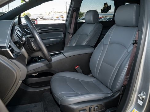 Used 2024 Buick Enclave Essence w/ Sport Touring Edition image 20