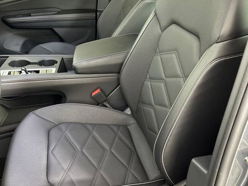 Used 2024 Volkswagen Atlas SE FWD image 11