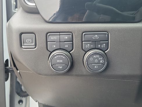 Used 2024 Chevrolet Silverado 1500 LT Trail Boss w/ Protection Package AWD/4WD image 20