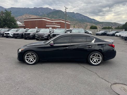 Used 2018 INFINITI Q50 Luxe w/ Essential Package (3.0T Luxe) AWD/4WD image 2