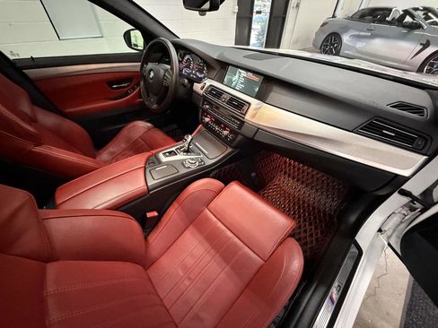 Used 2013 BMW M5 RWD image 18