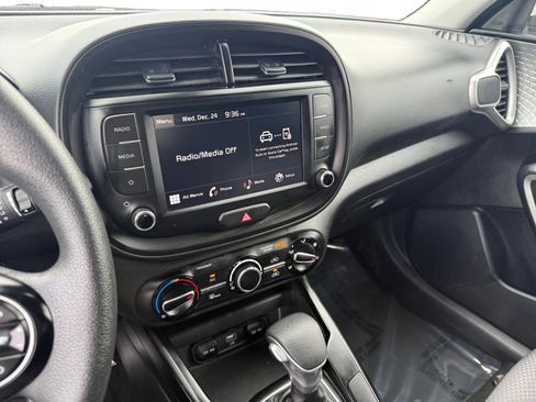 Used 2024 Kia Soul LX w/ Option Group 015 image 12