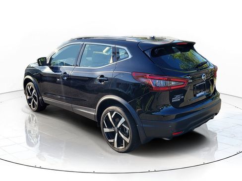 Used 2022 Nissan Rogue Sport SL w/ Premium Package FWD image 3