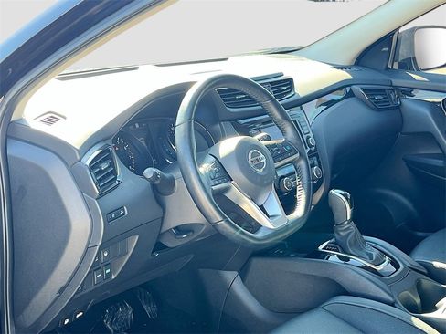 Used 2022 Nissan Rogue Sport SL w/ Premium Package image 9