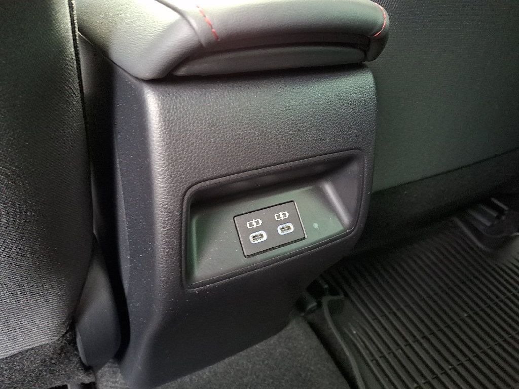 Used 2025 Toyota Corolla SE w/ SE Premium Package FWD image 11
