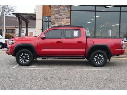 Used 2022 Toyota Tacoma TRD Off-Road w/ TRD Premium Off Road Package image 6