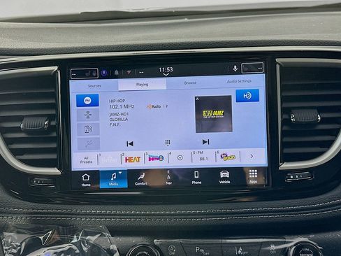 New 2027 Chrysler Pacifica Select FWD image 13