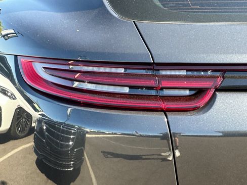 Used 2018 Porsche Panamera 4 AWD/4WD image 32