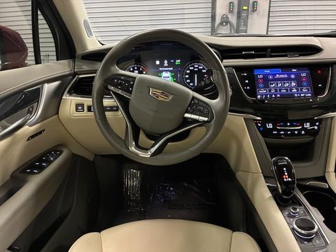 Certified 2023 Cadillac XT6 Premium Luxury w/ Technology Package FWD image 13