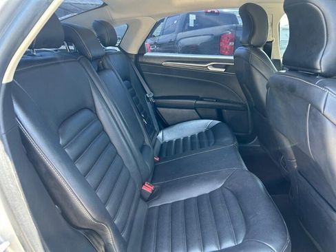 Used 2019 Ford Fusion SEL FWD image 26