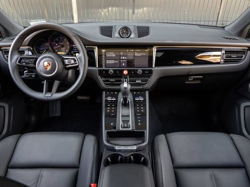 Certified 2026 Porsche Macan AWD/4WD image 12